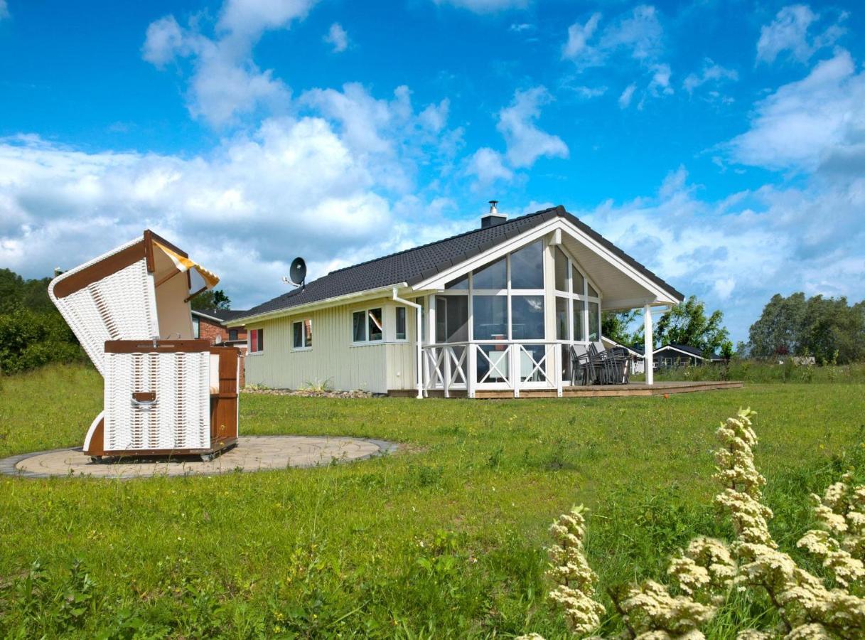 Daenische Ferienhaeuser Am Salzhaff Haus Kaept'N Nemo Insel Poel Buitenkant foto